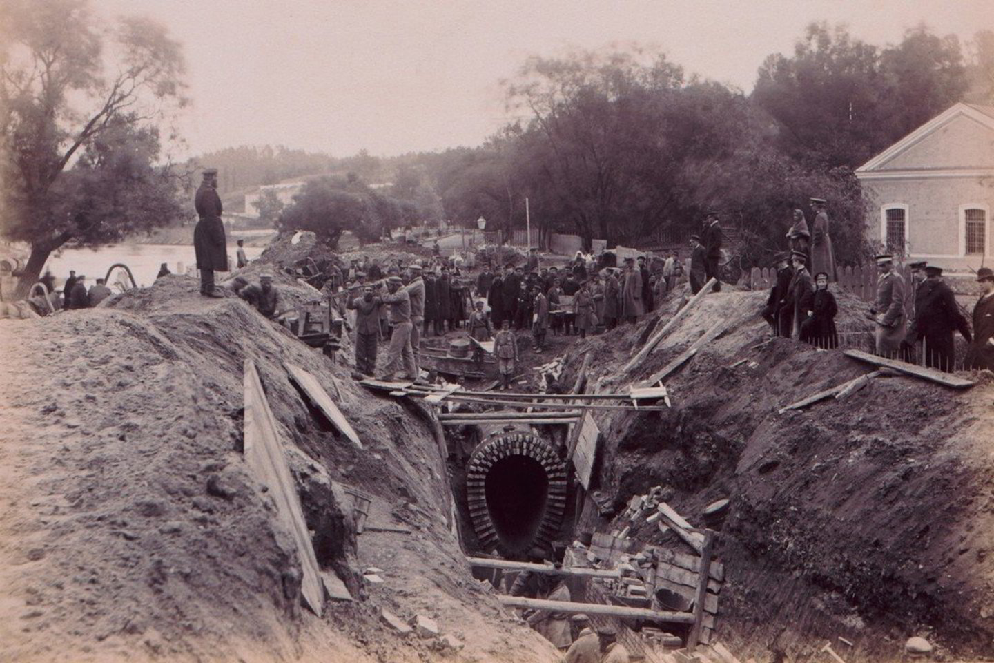  Kanalo tiesimas prie Neries. Juozapo Čechavičiaus fotografija (fragmentas).<br> V.Kasiulio muziejaus nuotr.