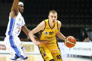 Į šiaulietį pirštu bedęs Arvydas Sabonis: „Kas tai per žvėriukas?“