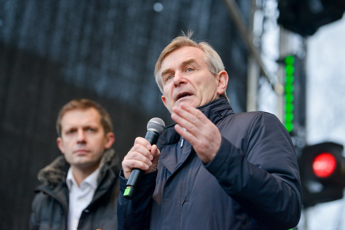 Mitingo idėja kilo po antradienį nepavykusios Mindaugo Basčio apkaltos, ir nors politikas trečiadienį pats pranešė, kad Seimo mandato atsisakys, mitingas vis tiek įvyks.<br> J.Stacevičiaus nuotr.