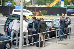 Taksi vairuotoja atvėrė skaudulius: oro uoste jai gėda 