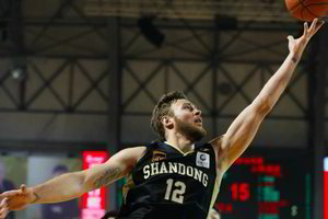 Donatas Motiejūnas tempia klubą į Kinijos čempionato pusfinalį