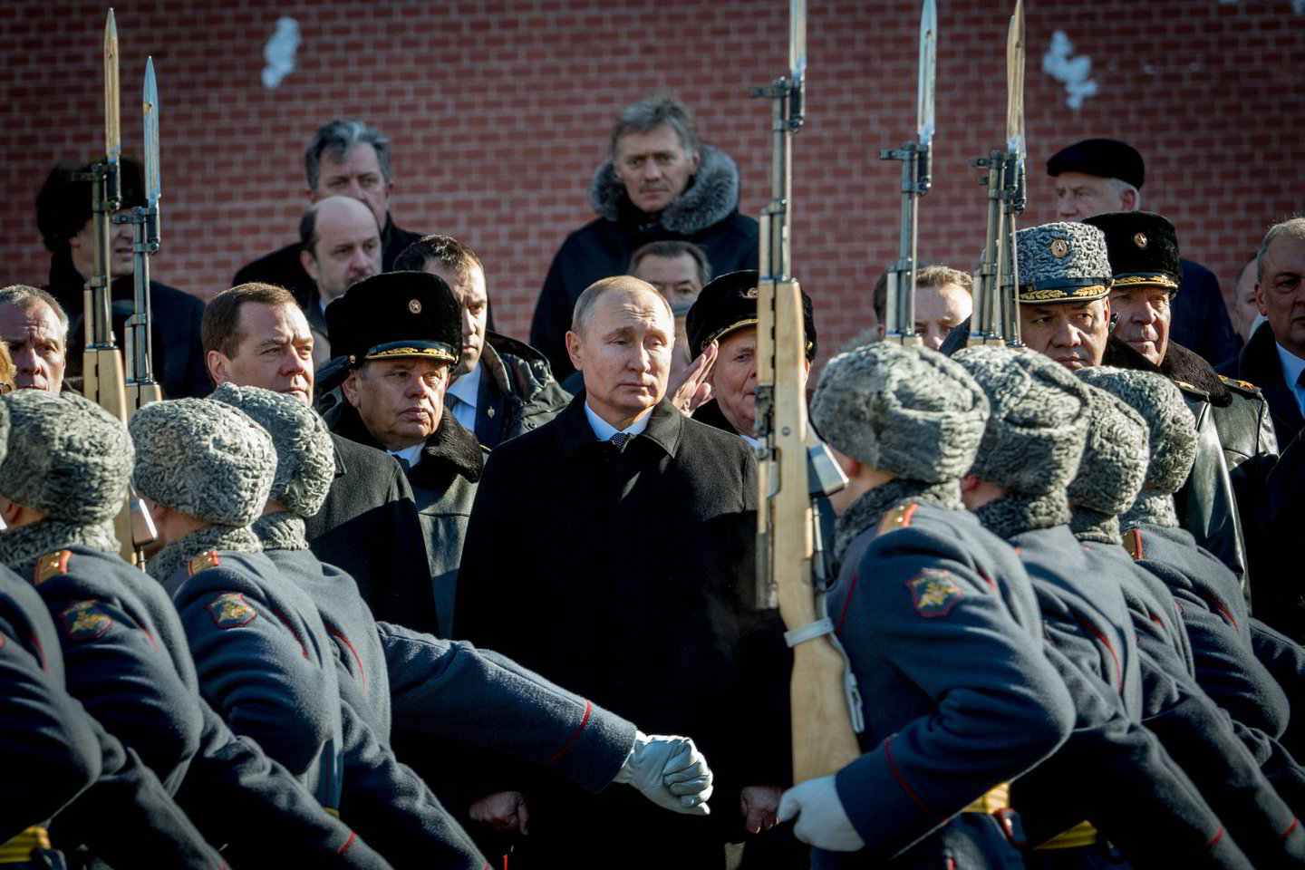 Vladimiras Putinas Ketina Mažinti Karines Išlaidas šiais Ir Kitais Metais