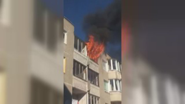 Didelis gaisras Vilniuje: Pilaitėje užsidegė 9-ame aukšte esantis butas