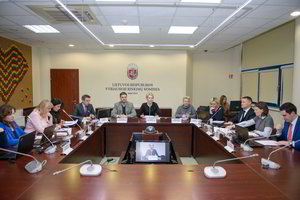 VRK ėmėsi leidinio „Naisių žemė“: politinės reklamos nerado