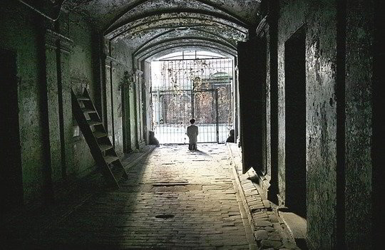 Italas skulptorius ir vėl bando konservatyvių lenkų kantrybę