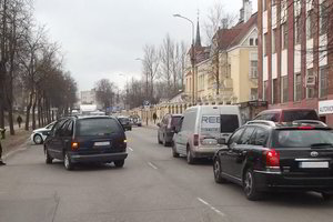 Šiauliuose automobilis partrenkė ir sužalojo 7-metį berniuką