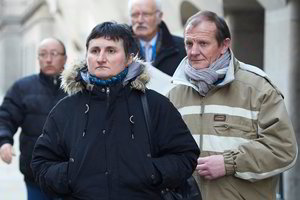 Kraupiai auklę nužudžiusi pora stojo prieš teismą