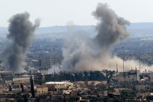 Damasko priemiestyje sukilėlių raketa užmušė 35 žmones