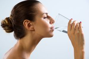 Mitai apie vandenį: ar nedarote klaidų jį gerdami?