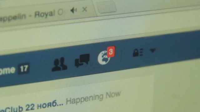„Facebook“ kaltinama leidusi britų įmonei kaupti milijonų vartotojų duomenis