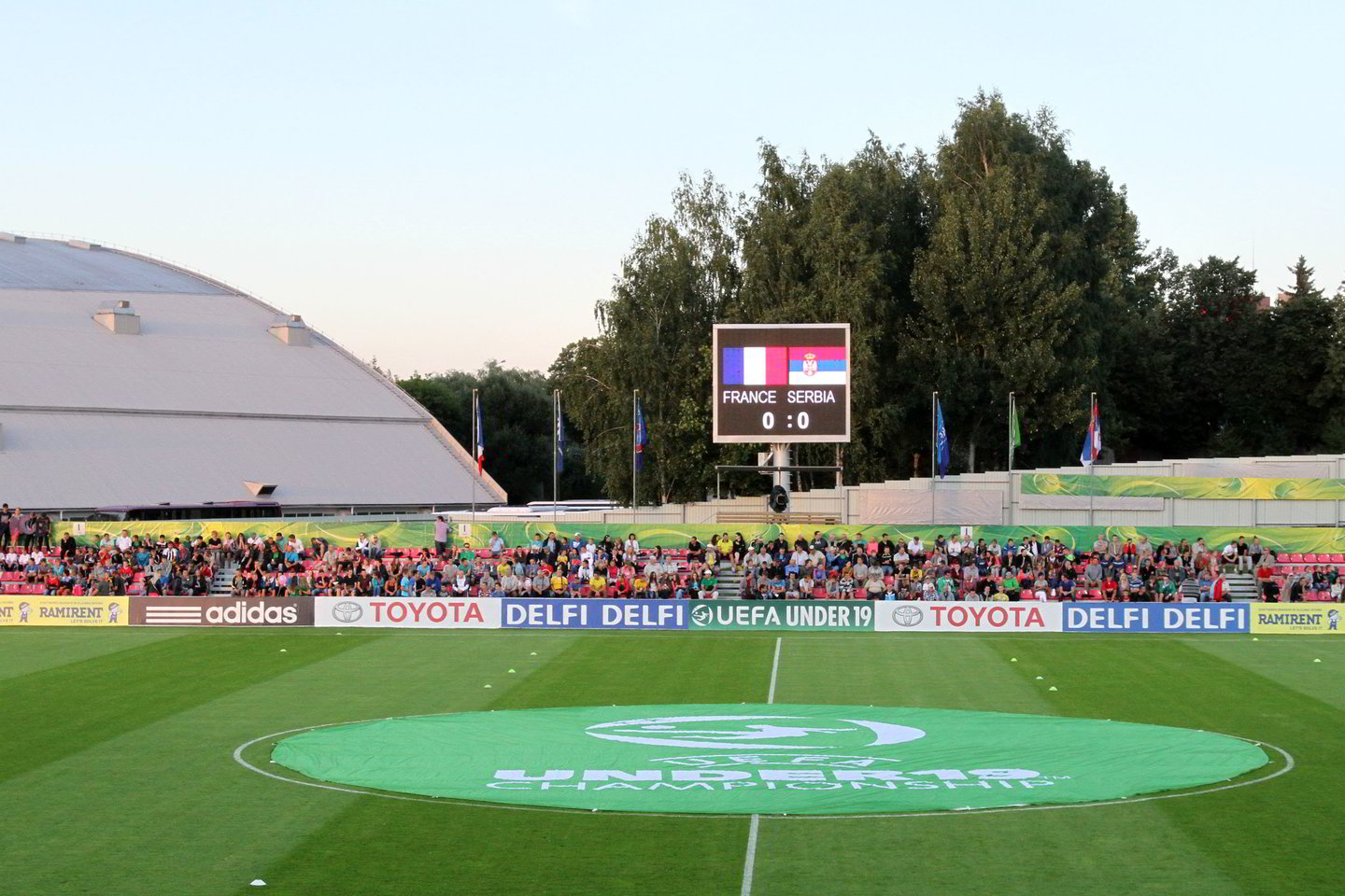 Marijampolės "Arvi" futbolo stadionas naudojamas retai. <br>M.Patašiaus nuotr.