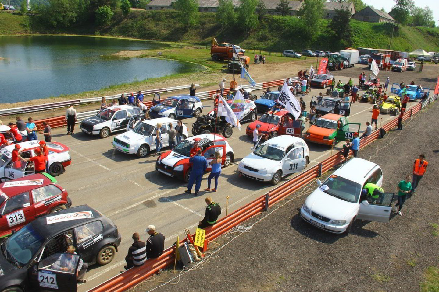 Lietuvos automobilių kroso ir ralio kroso čempionate atsirado jaunajai lenktynininkų kartai skirta „Junior 1000“ klasė.<br>Organizatorių nuotr.