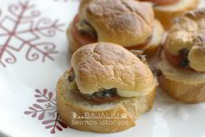 Šprotų kąsneliai – paprastas, greitai pagaminamas ir tikrai lengvas užkandis