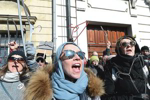 Lenkijoje – moterų kova prieš valdžios užsigeidusią Bažnyčią
