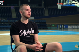 Arnas Velička – apie treniruotes Barselonoje ir brolių Lavrinovičių patarimus