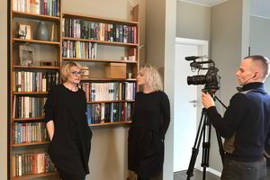 Po skyrybų moteris nepalūžo: pati sau pasistatė namą