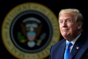 Donaldas Trumpas pareiškė „svarstantis“ vetuoti federalinių išlaidų įstatymą