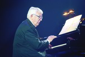 Vilniuje maestro Raimondas Paulas klausytojus pasveikino lietuviškai