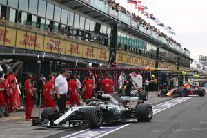 Pirmąsias „Formulės-1“ sezono lenktynes Australijoje pirmas pradės L. Hamiltonas 