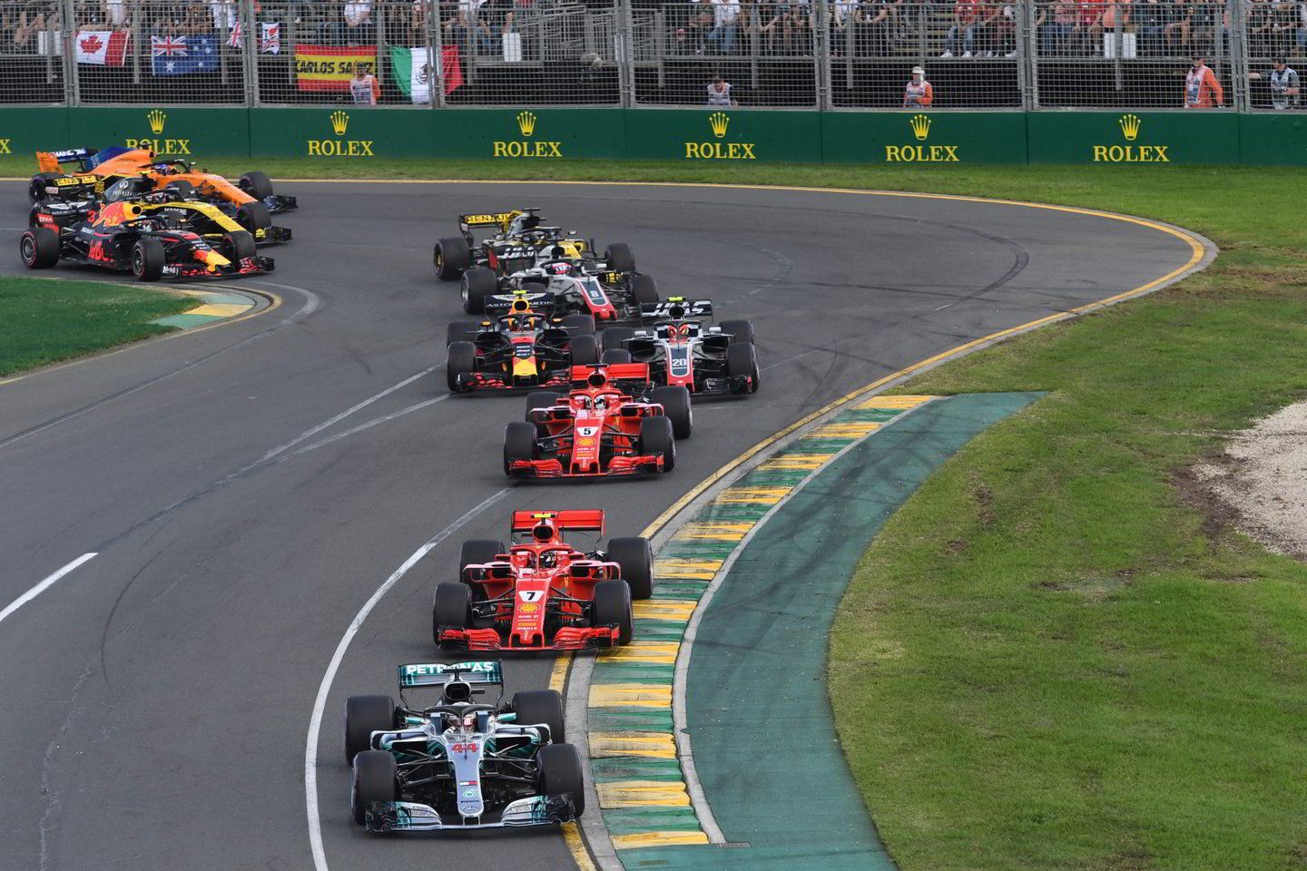 Australijos „Grand Prix“ lenktynių akimirkos.<br>AFP/Scanpix nuotr.
