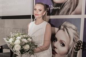 Pamatykite: buvusi „Kelias į žvaigždes 2“ dalyvė M. Akelan pristatė albumą ir naują klipą