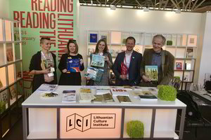 Lietuvos iliustruotojai semiasi įkvėpimo Bolonijos knygų mugėje