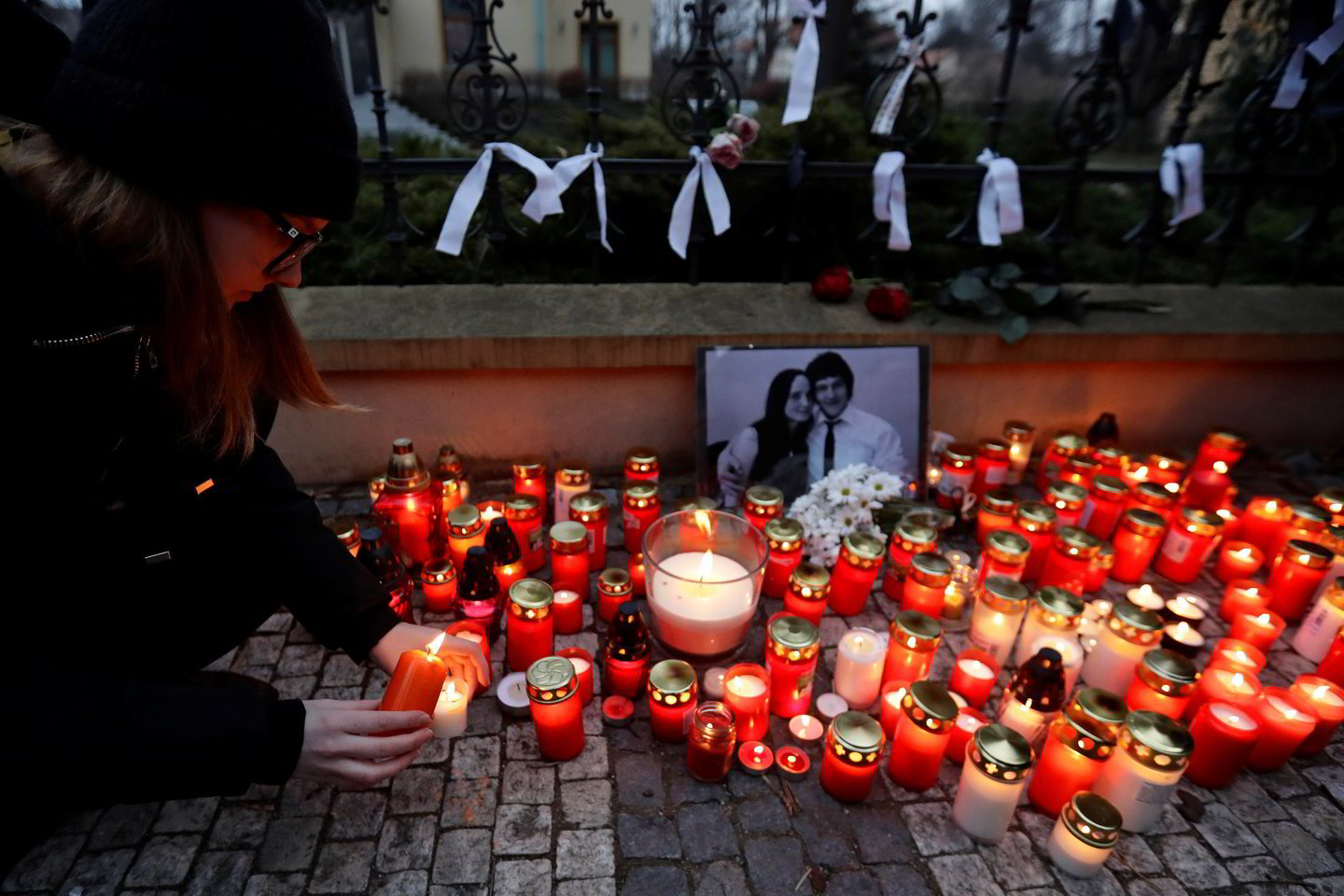Po žurnalisto, tyrusio ryšius tarp Bratislavos vyriausybės ir mafijos, nužudymo Slovakijoje kilo protestai, žmonės reikalavo politikų atsistatydinimo.<br>Reuters/Scanpix nuotr.