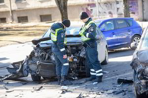 Prieš pat darbo pabaigą Vilniuje – smarkus susidūrimas, nukentėjo moteris