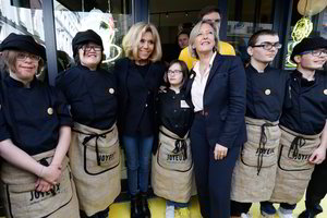 Neįprasta kavinė Prancūzijoje padeda likimo nuskriaustiems