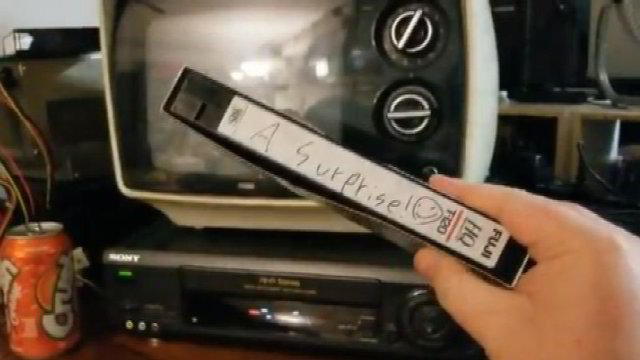 Vyras nusipirko kasetę su užrašu „staigmena“ – tokio turinio nesitikėjo