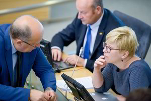Seimas tirs, kas pro akis praleido krizės pradžią