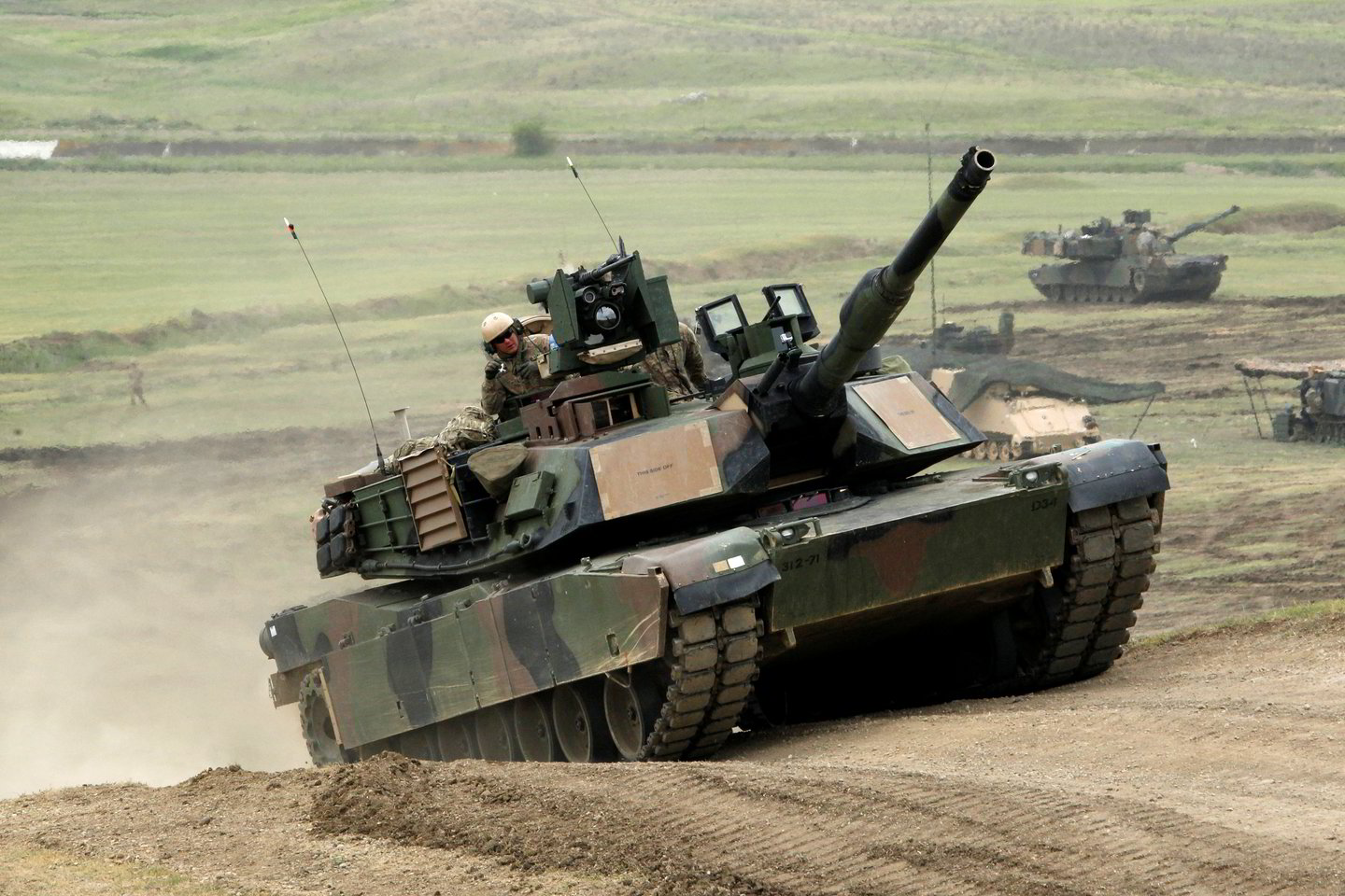   „M1 Abrams“ sveria daugiau nei 50 tonų (kai kurios versijos – ir daugiau nei 65 tonas).<br>Reuters / Scanpix nuotr.
