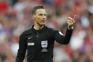 Futbolo išradėjai šokiruoti: Rusijoje britų teisėjų nebus