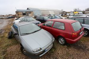 Ukraina ėmė nemokamai dalinti mašinas su lietuviškais numeriais – yra tik viena sąlyga