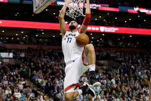 Bostone – dvigubas Jono Valančiūno dviženklis ir „Raptors“ nesėkmė