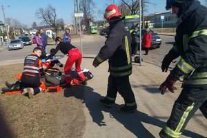 Per avariją Kaune nukentėjo motociklininkas