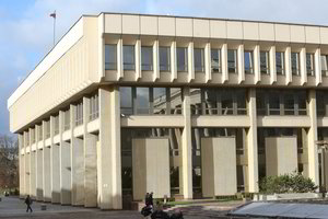 Vilniaus savivaldybė neskuba pritarti koplytstulpiui prie Seimo