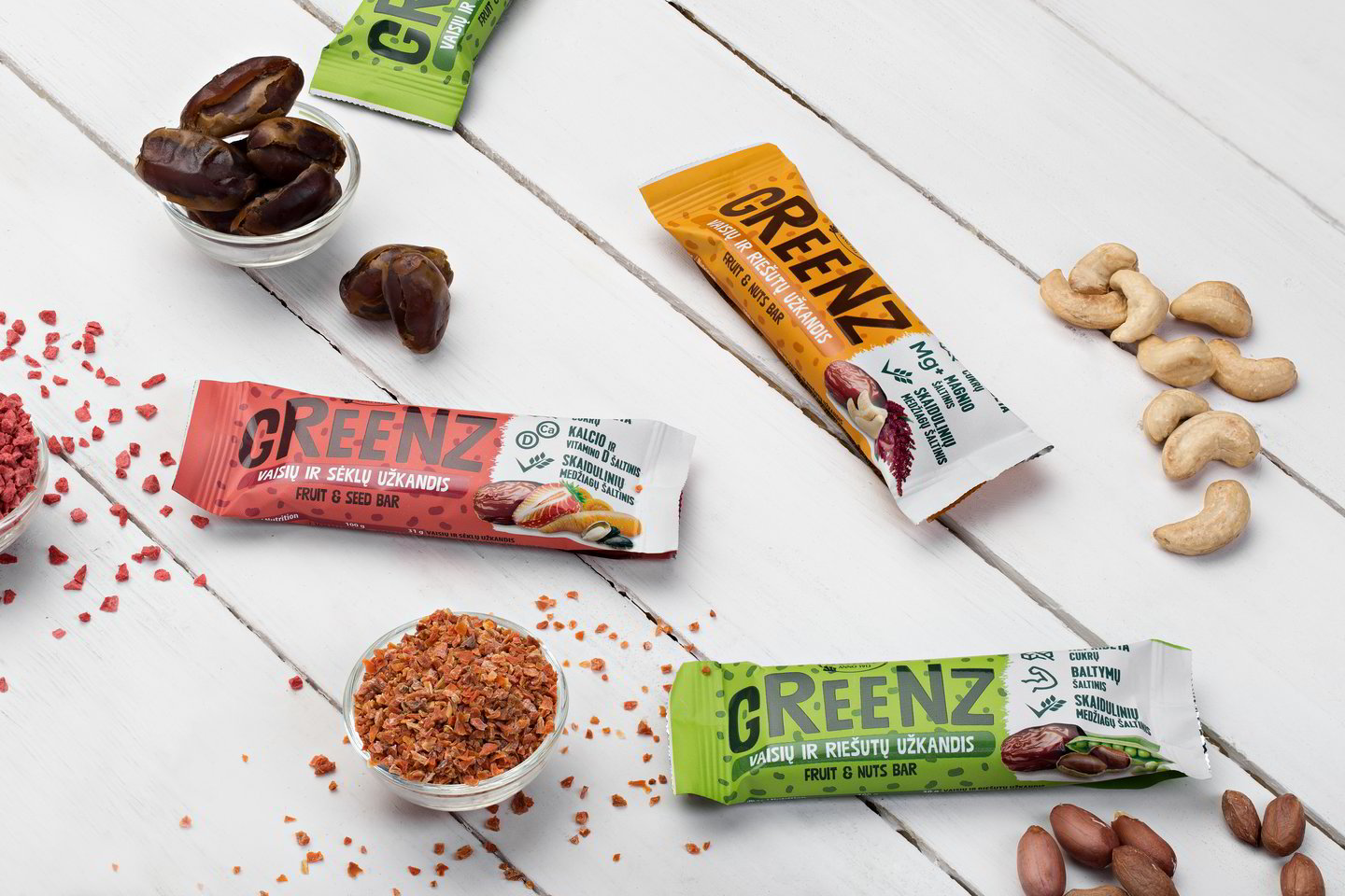 Saldainių fabriko „Rūta“ įsteigti prizai – trijų skonių vaisių, riešutų ir sėklių užkandžiai „Greenz“.