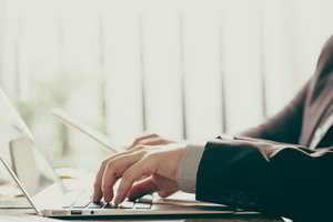 Mokymo įstaigų ir verslo bendradarbiavimas labiausiai naudingas studentams