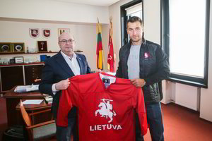 Visvaldas Matijošaitis prisipažino: pirmąkart ledo ritulio varžybas stebės arenoje