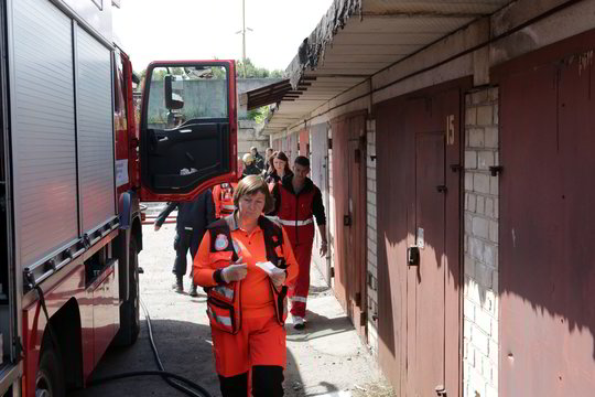 Gaisras Marijampolės garažų masyve: nukentėjo žmogus, apdegė mašina