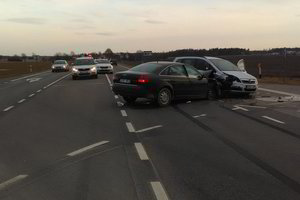 Trečiadienio eismo įvykiuose žuvo žmogus, dar 12 buvo sužeista