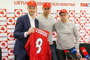 Lietuvos ledo ritulio rinktinei – buvusio žalgiriečio įmonės pinigai