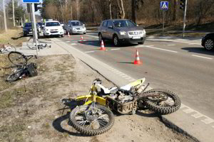 Skaudi nelaimė Kaune: mirtinai girtas motociklininkas partrenkė visą šeimą