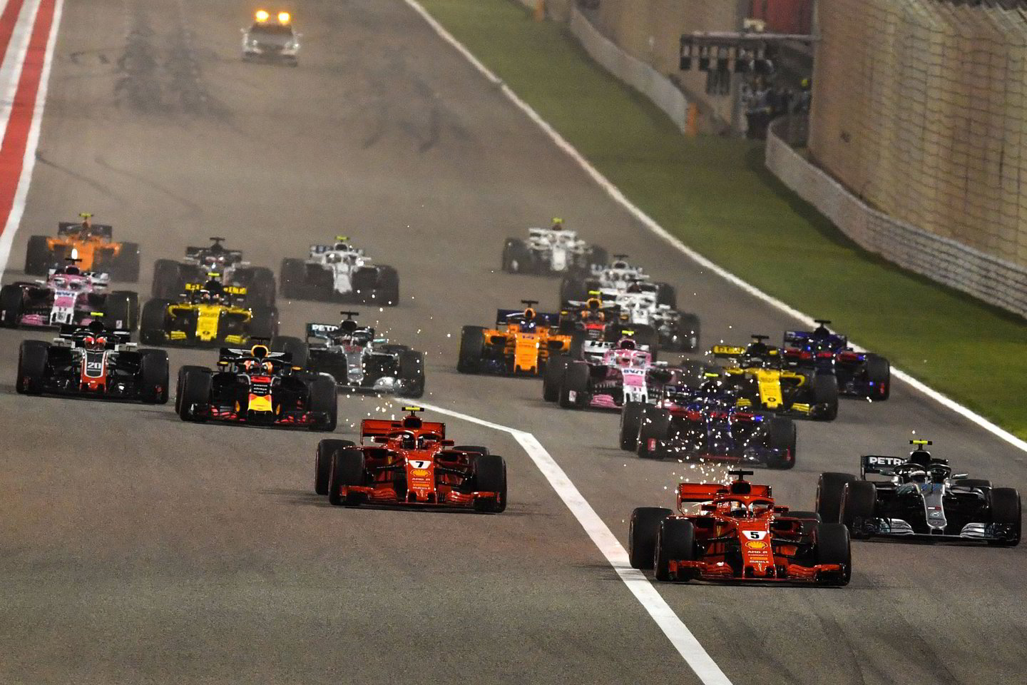 Bahreino „Grand Prix“ lenktynių akimirkos.<br>AFP/Scanpix nuotr.