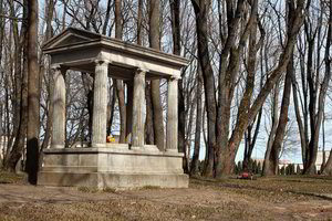 Šykštuoliu vadintas senojo Mėmelio pirklys pribloškė miestelėnus dosnumu. Tačiau jo fondas dingo?