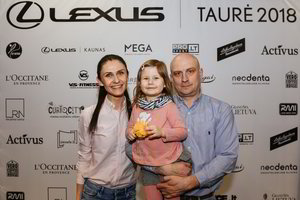 Aktyviam laisvalaikiui neatsispyrė ir aktorius Ramūnas Šimukauskas su šeima