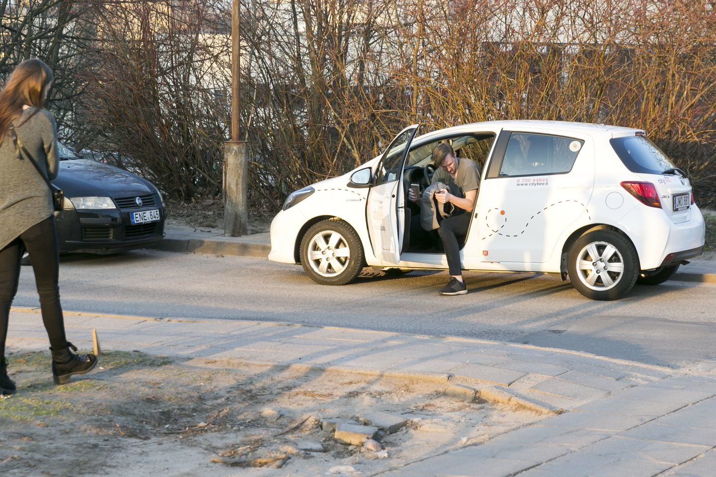 Vilniuje automobilis partrenkė ir sužalojo 8-metę.<br> T.Bauro nuotr.