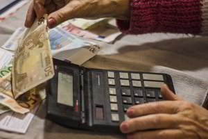 Nors verslininkai uždirba gerokai daugiau, atlyginimai gali taip sparčiai nedidėti