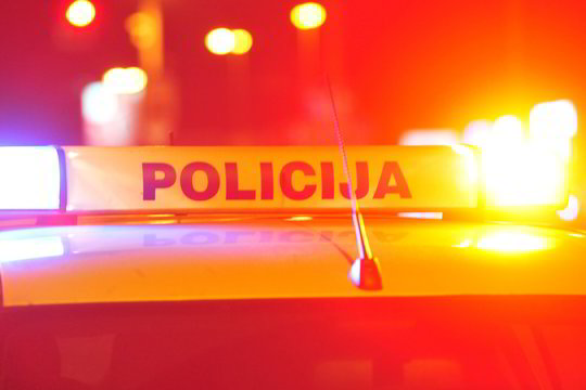 Per paiešką sužalotas pareigūnas: rasta moteris jį puolė žirklėmis